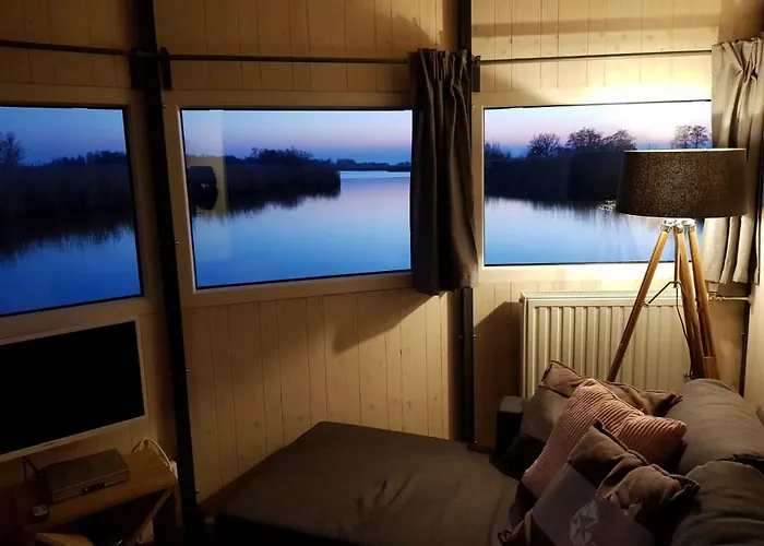 Dobberhuisje بيت للعطل *