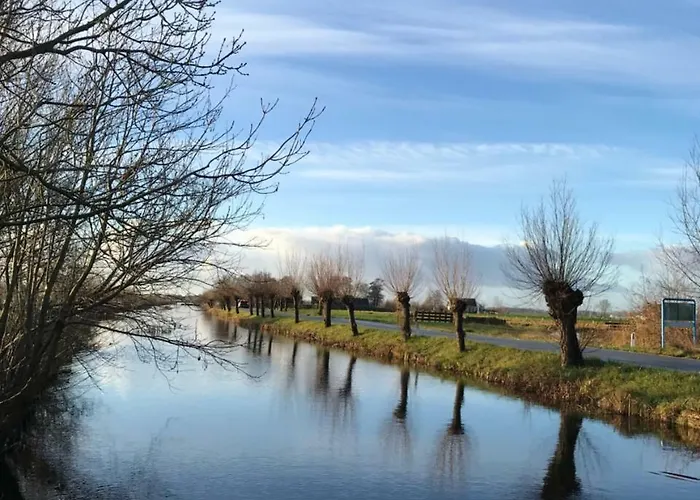 Dobberhuisje بيت للعطل